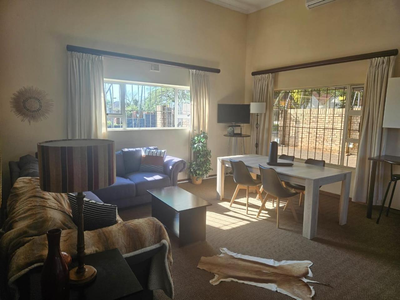 Hillton Manor Guest House Richards Bay Exterior foto
